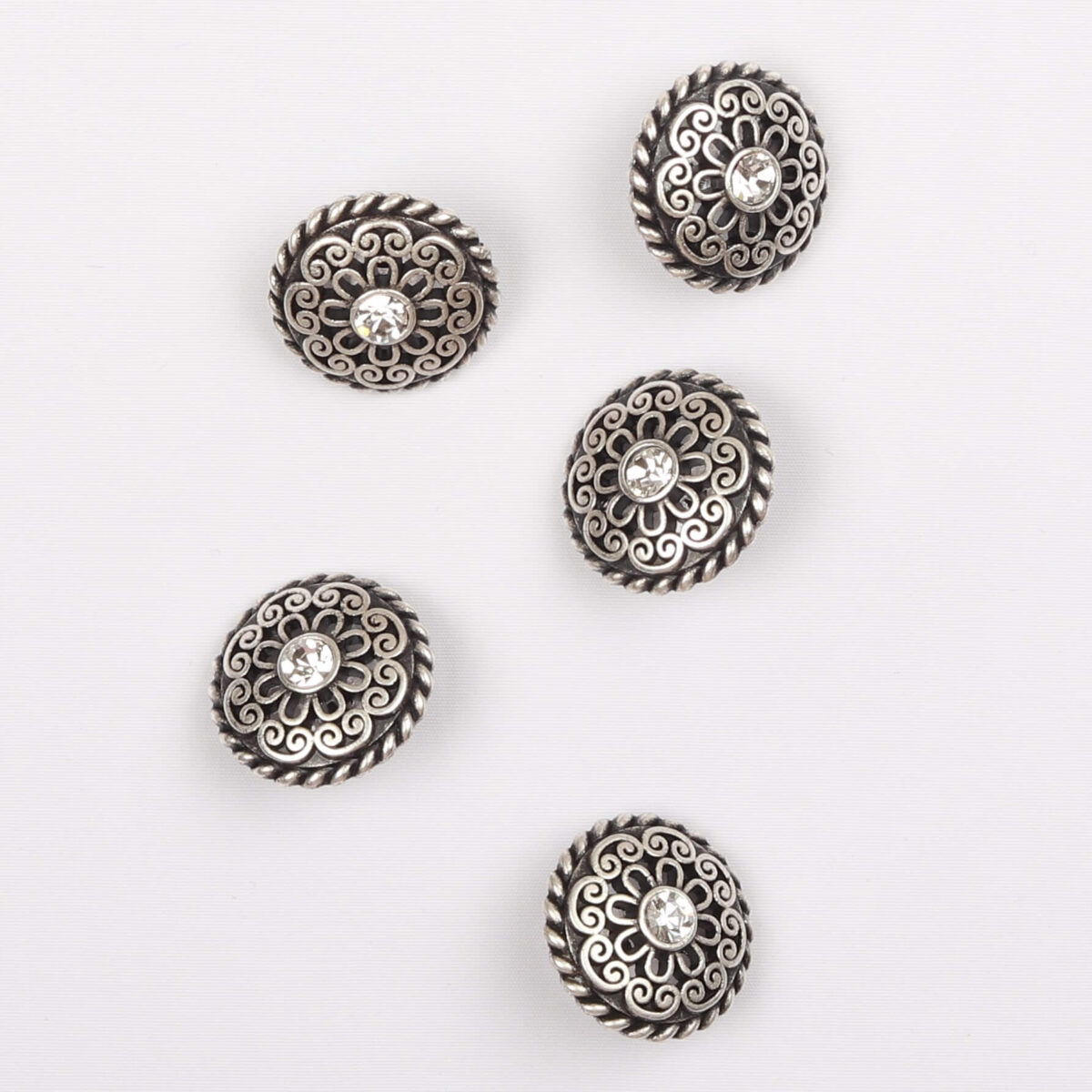 Gammel sølv m. mønster og bling, 18 mm