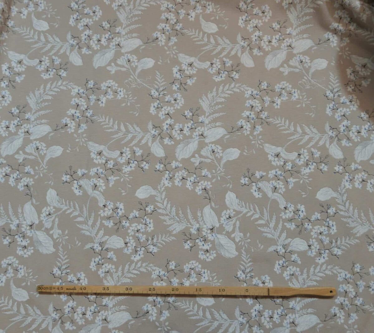 Beige med hvide blomster, 280 cm. bred - Billede 4