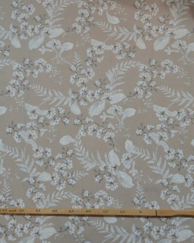 Beige med hvide blomster, 280 cm. bred
