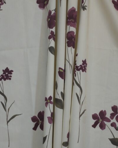 Cremefarvet med blomstergrene