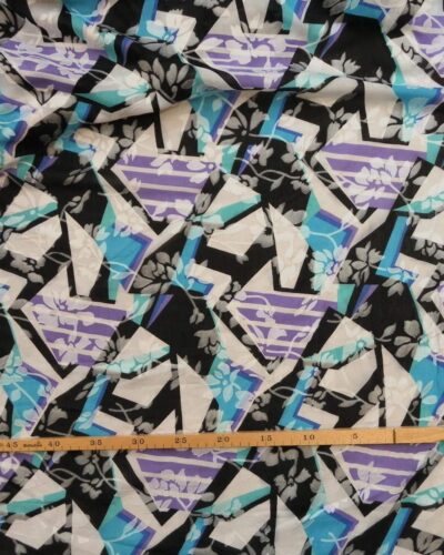 Blomster og abstrakt mønster - Chiffon, viskose/polyester