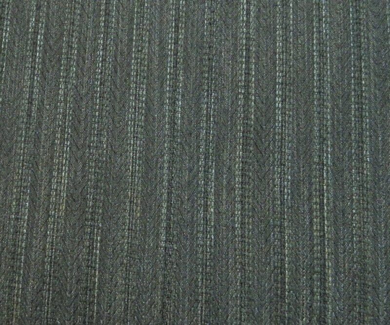 Koksgrå med let stribet mønster, bomuld/polyester - Info mangler