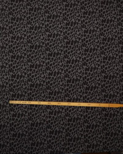 Dyreprint, sort på grå - Viskose