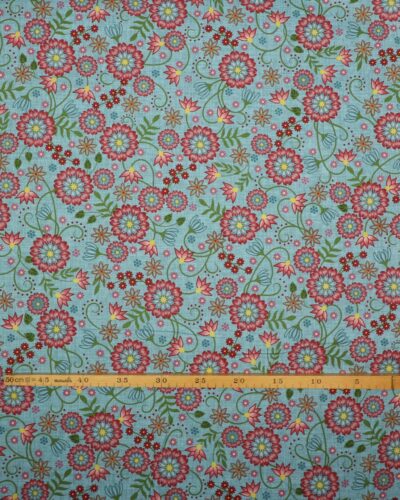 Flower & vine, blomster på lys blå - Patchwork