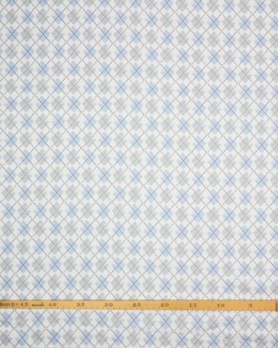 Lysegrå og lyseblå på hvid - Patchwork