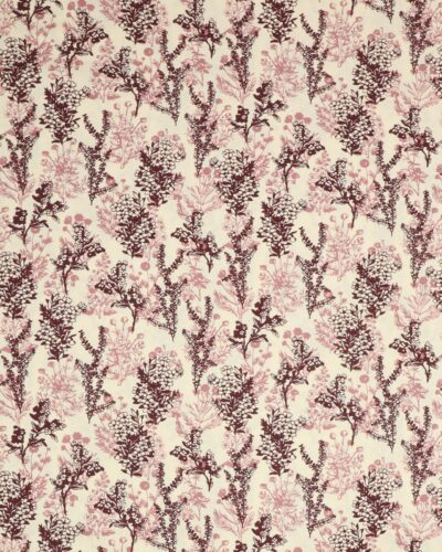 Bordeaux og gammelrosa blomster på offwhite - Patchwork