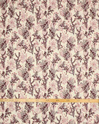 Bordeaux og gammelrosa blomster på offwhite - Patchwork