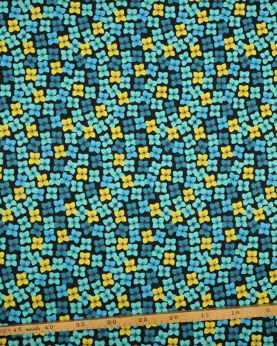 Blomster på mørkeblå - Patchwork