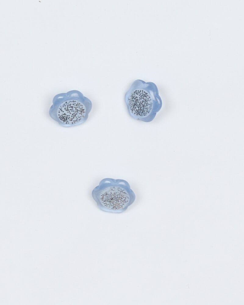 Lys blå/sølv blomst - 13 mm øjeknap -