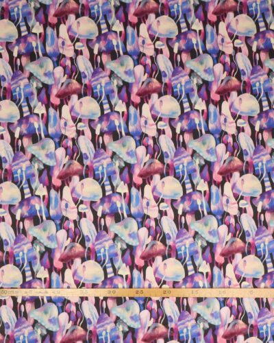 Luminous daydream, Svampe på sort - Patchwork