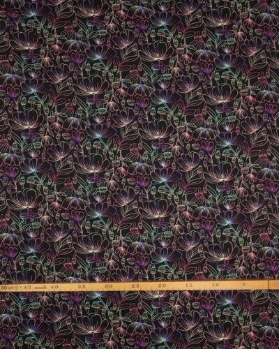 Luminous daydream, blomster og svampe på sort - Patchwork