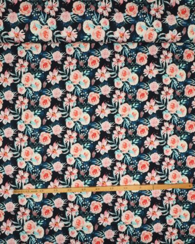 Roser på mørkeblå bund - French Terry