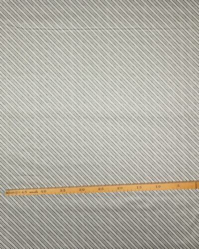 Holiday Charms, diagonale striber i grå/sølv - Patchwork 7 Holiday Charms, diagonale striber i grå/sølv - Patchwork