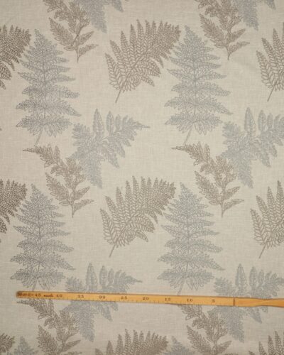 Blade i grå farver på meget lysegrå bund 9 Blade i grå farver på meget lysegrå bund