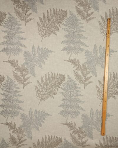 Blade i grå farver på meget lysegrå bund 8 Blade i grå farver på meget lysegrå bund