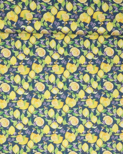 Citroner og bier på blå bund - Patchwork