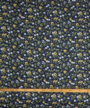 Wild berry, Vilde bær på blå bund - Liberty - Liberty Fabrics