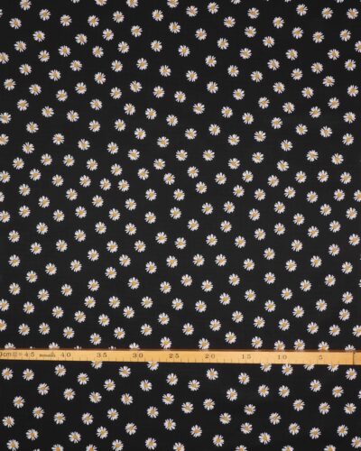Radiate Life, margueritter på sort bund - Patchwork