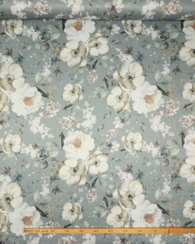 Blomster på grå bund med lidt sølv - Boligtekstil