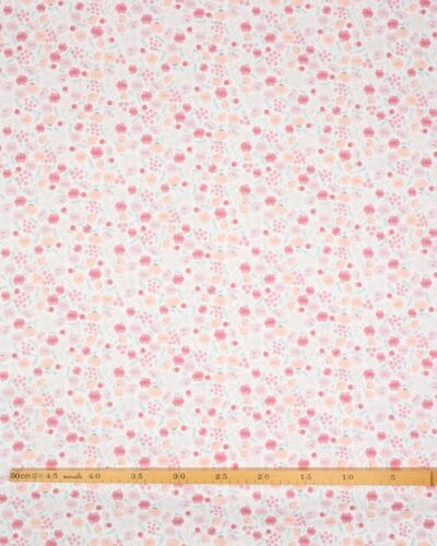 Små blomster i sarte farver på hvid bund - Patchwork 7 Små blomster i sarte farver på hvid bund - Patchwork