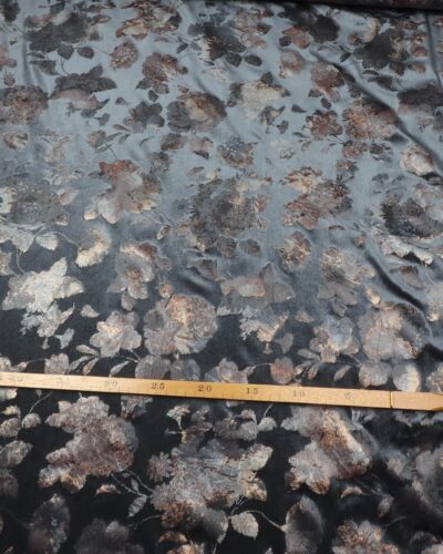 Dueblå stræk isvelour m. blomster 7 Dueblå stræk isvelour m. blomster