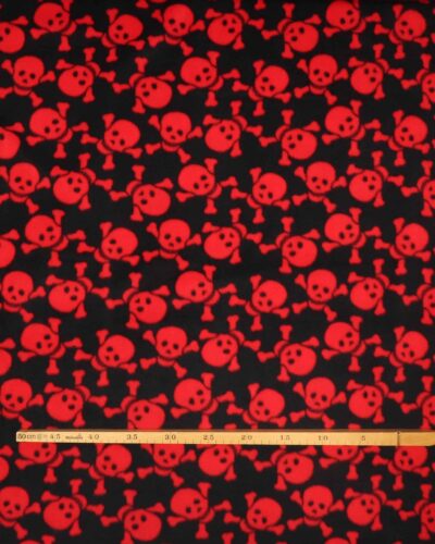 Røde dødningehoveder på sort - Fleece