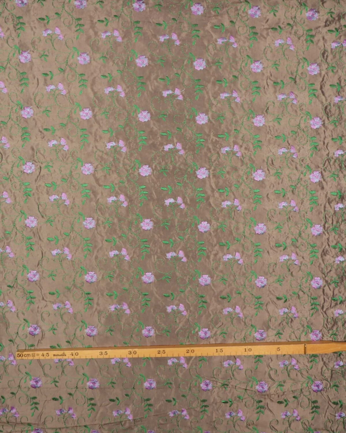 Grågrøn med broderet blomster - Polyester - Billede 4