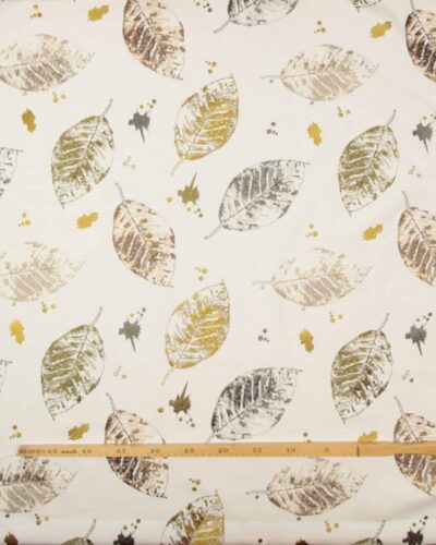 Hvid med broderede blade 9 Hvid med broderede blade