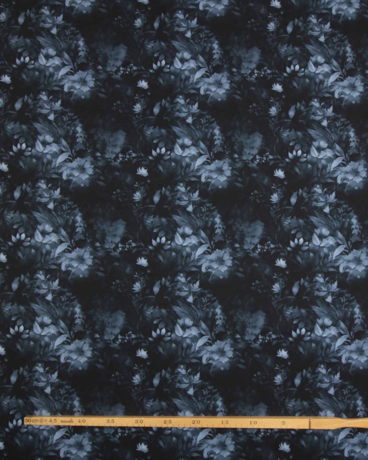 Mørkeblå med blålilla blomster - Jersey - Image 3