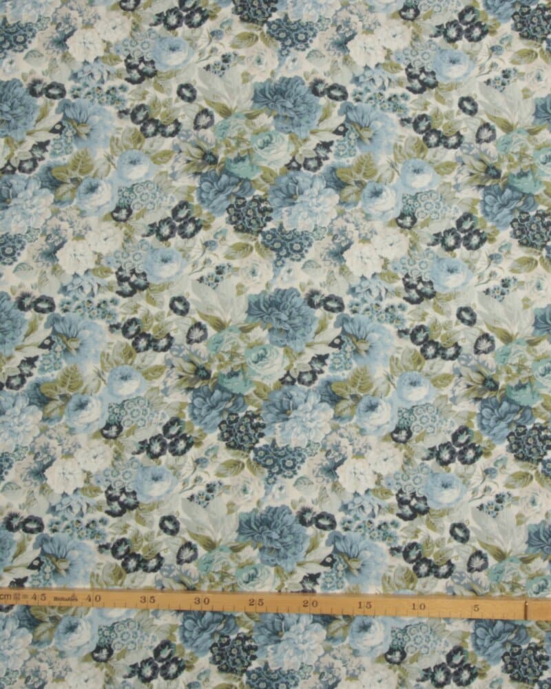 Blue Collection, hvid m. blå blomst (Sanderson) - Patchwork