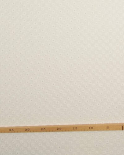 Offwhite med lille broderet blomst - Double Gauze/musselin stof 7 Offwhite med lille broderet blomst - Double Gauze/musselin stof