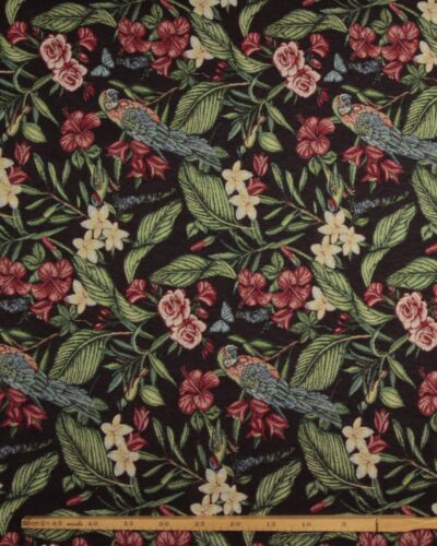 Papegøjer blandt blade og blomster på sort - Gobelin
