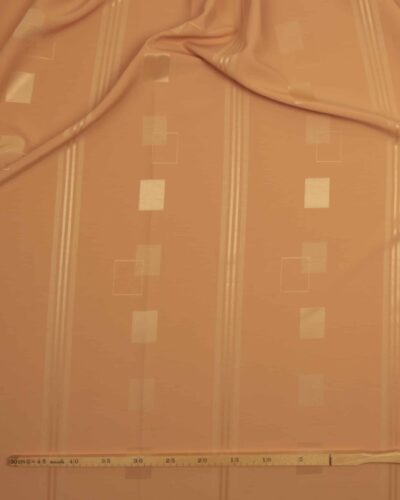 Orange med blanke felter og striber