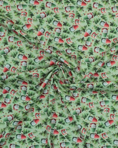 Juletræer og gnomer på lysegrøn - Bomuld 7 Juletræer og gnomer på lysegrøn - Bomuld