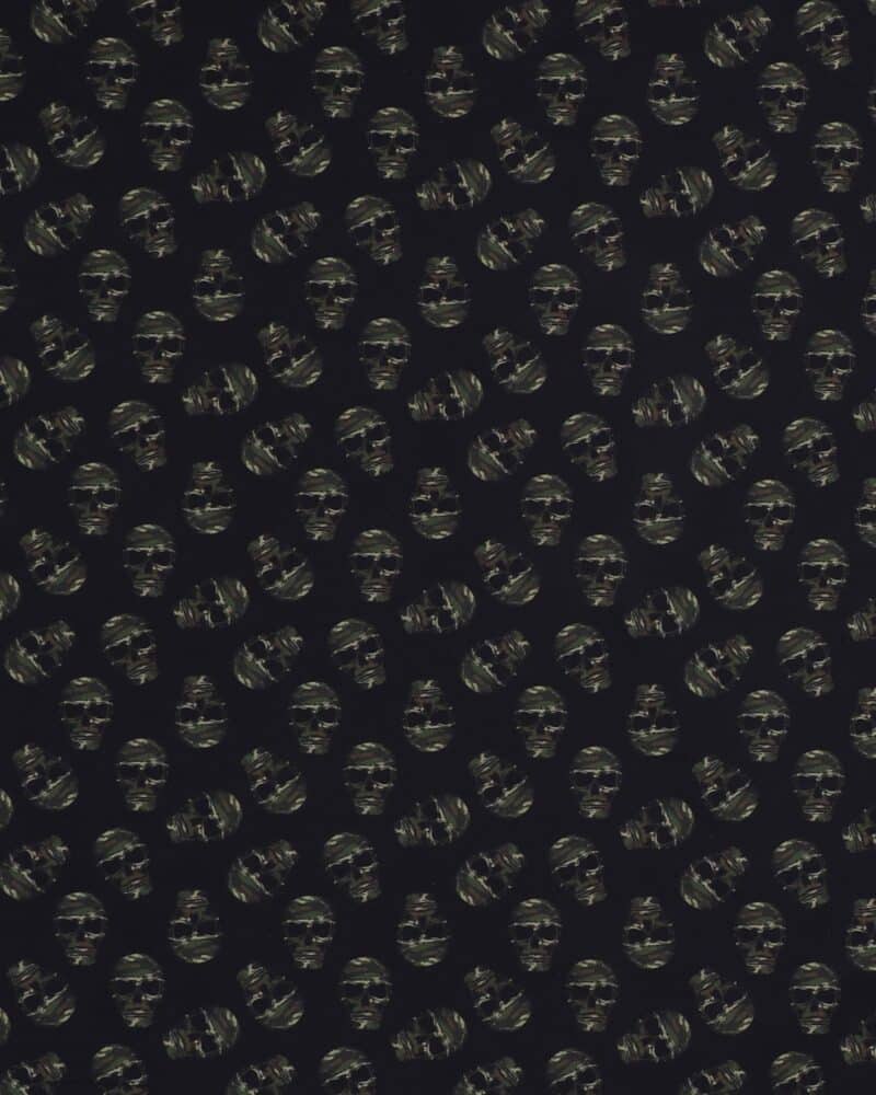 Camouflage dødningehoveder på sort - Bomuld