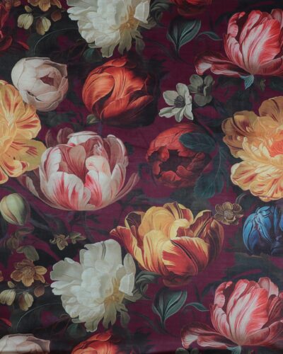 Store blomster på bordeaux - Møbelvelour