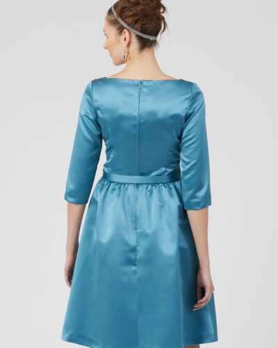 Kjole med bælte og clutch - str. 34-44