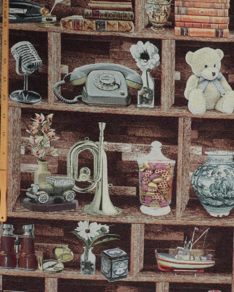 Reol med alverdens ting i – Gobelin - Image 7