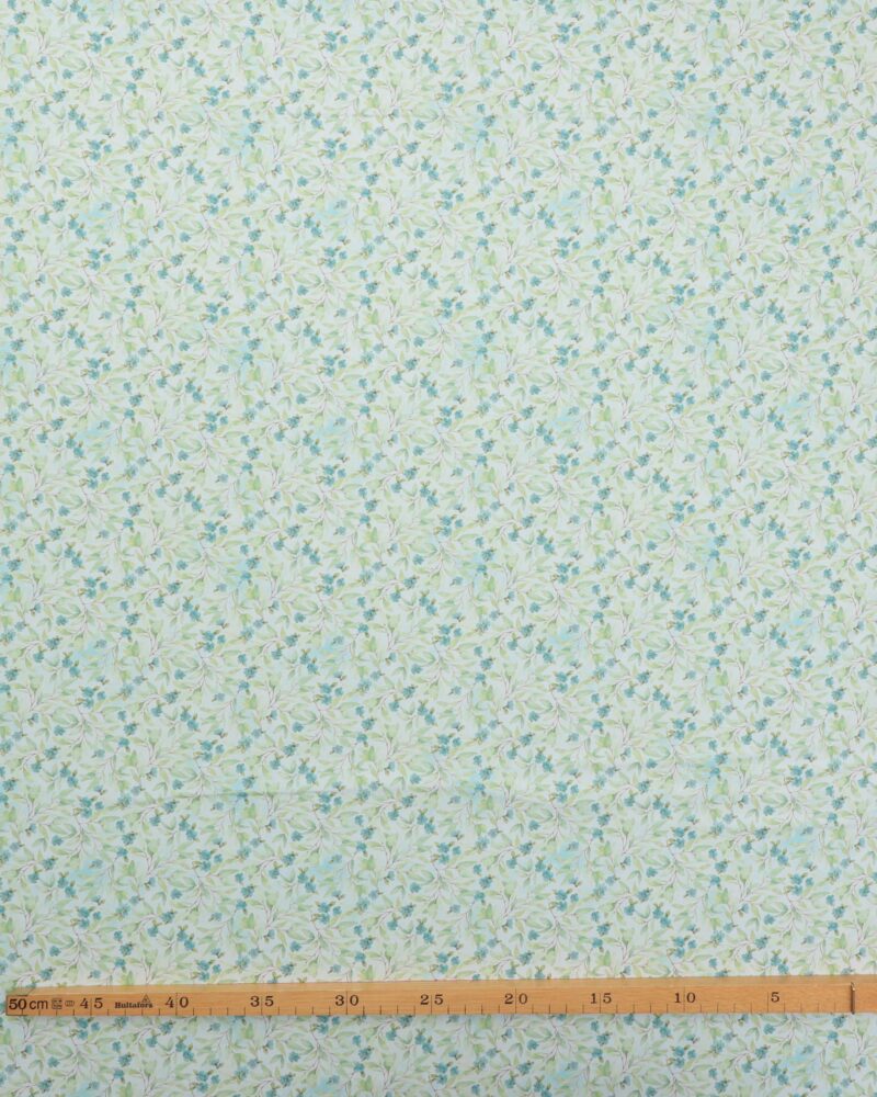 Blå blomster, grønne blade på offwhite - Patchwork - Image 2
