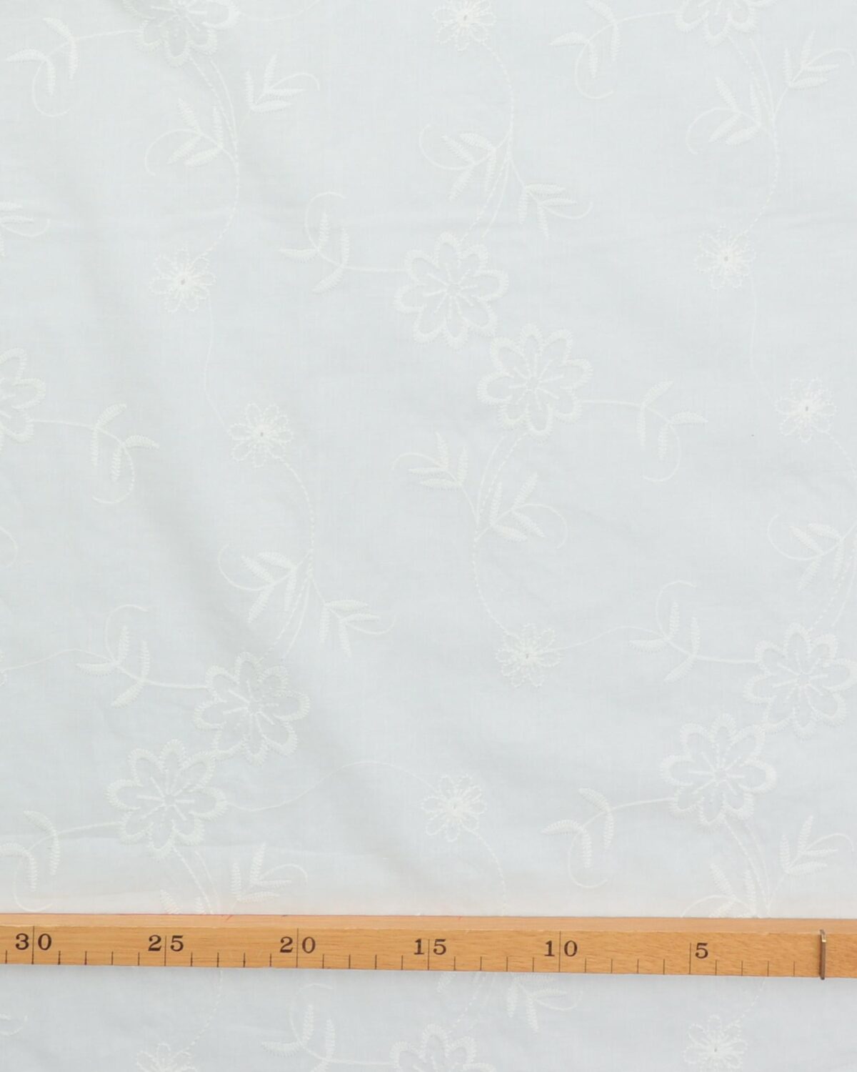Lys creme m. broderet blomster - Broderie Anglaise - Billede 2