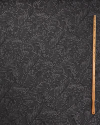 Koksgrå med mørkegråt bladmønster - Gardinstof