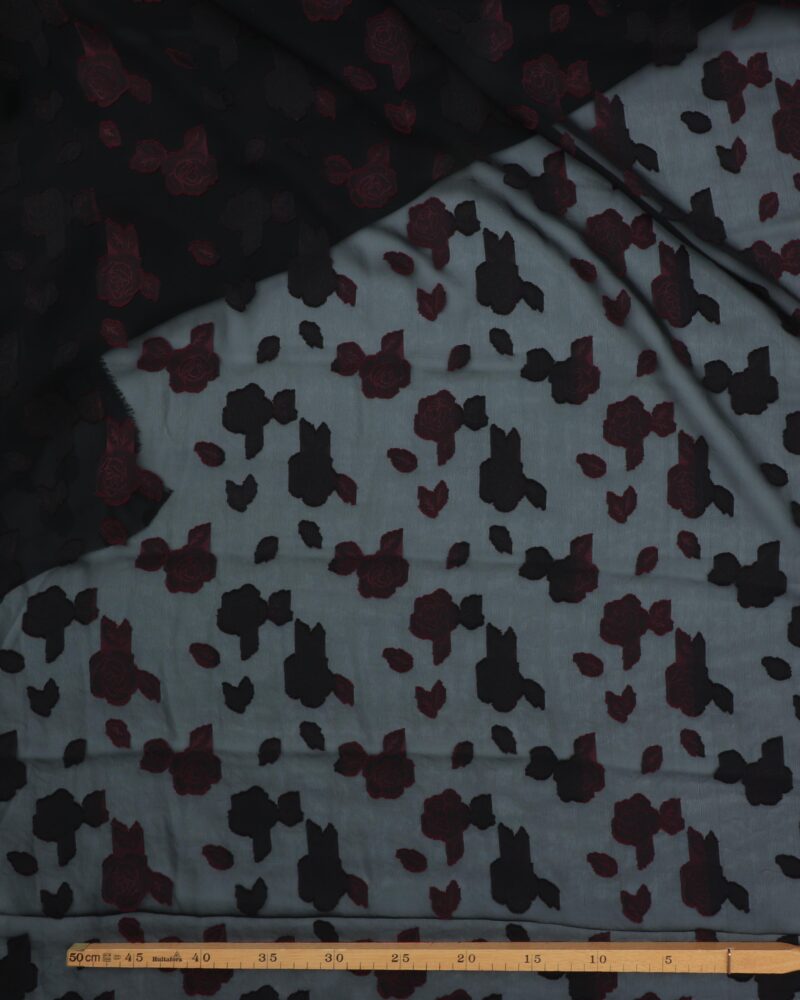 Sort m. påsyet bordeaux blomster - Chiffon, polyester - Image 2
