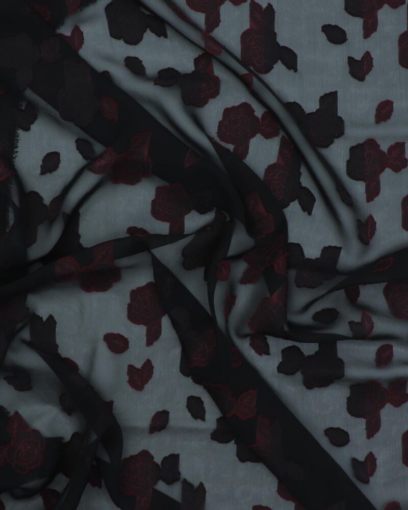 Sort m. påsyet bordeaux blomster - Chiffon, polyester