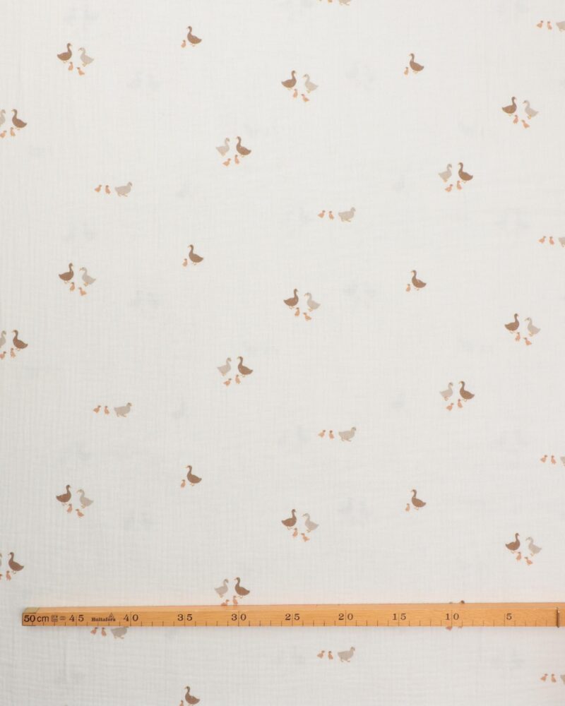 Offwhite med andefamilie - Double Gauze/musselin stof - Image 2