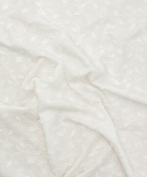 Hvid med blade og blomster - Broderie Anglaise