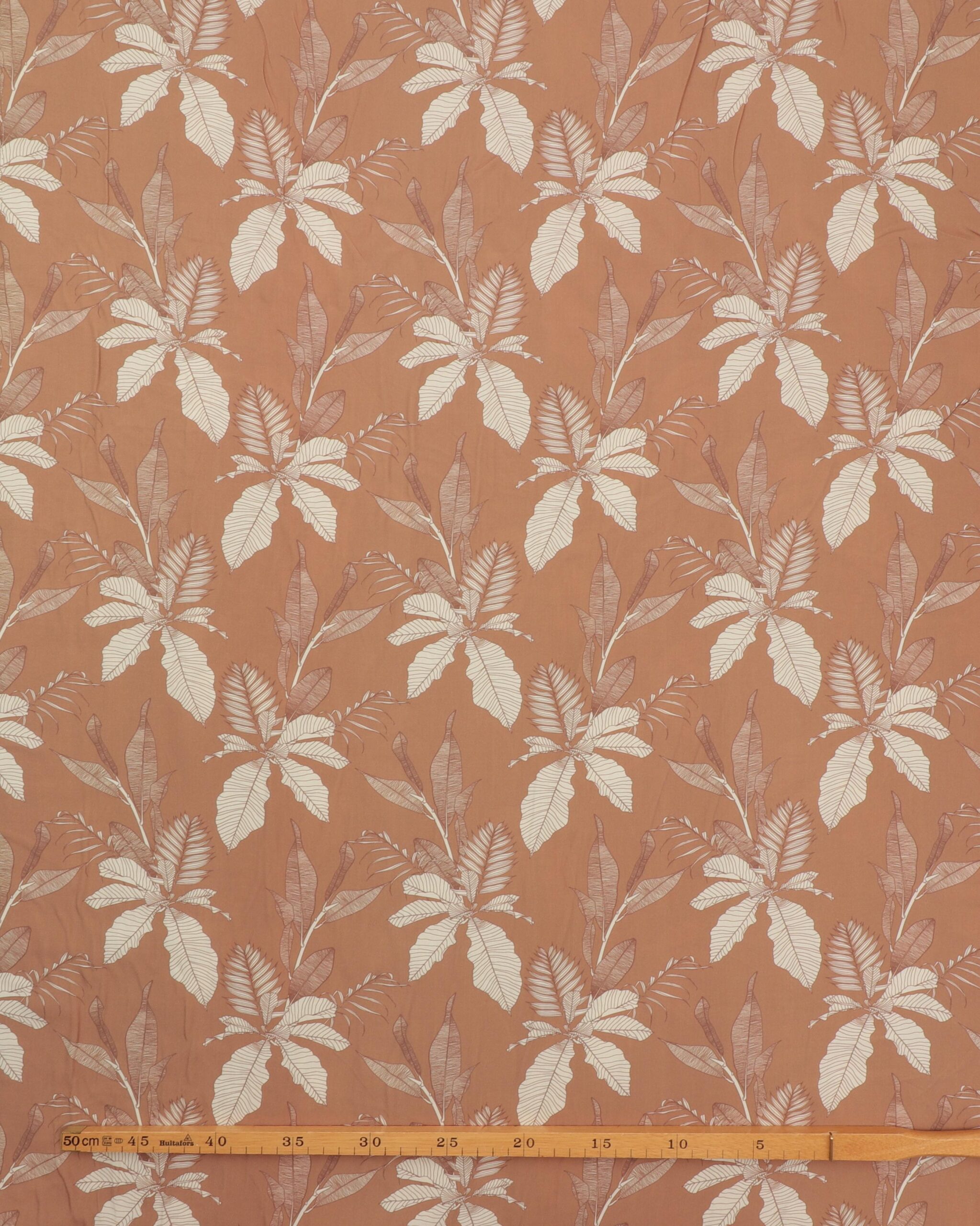 Bladmønster på lysebrun - Viskose 4 Bladmønster på lysebrun - Viskose - Billede 2