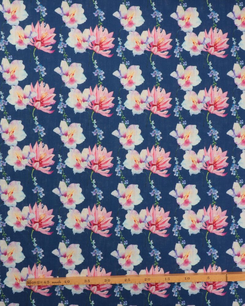 Blomster på blå - Viskose/hør - Image 2