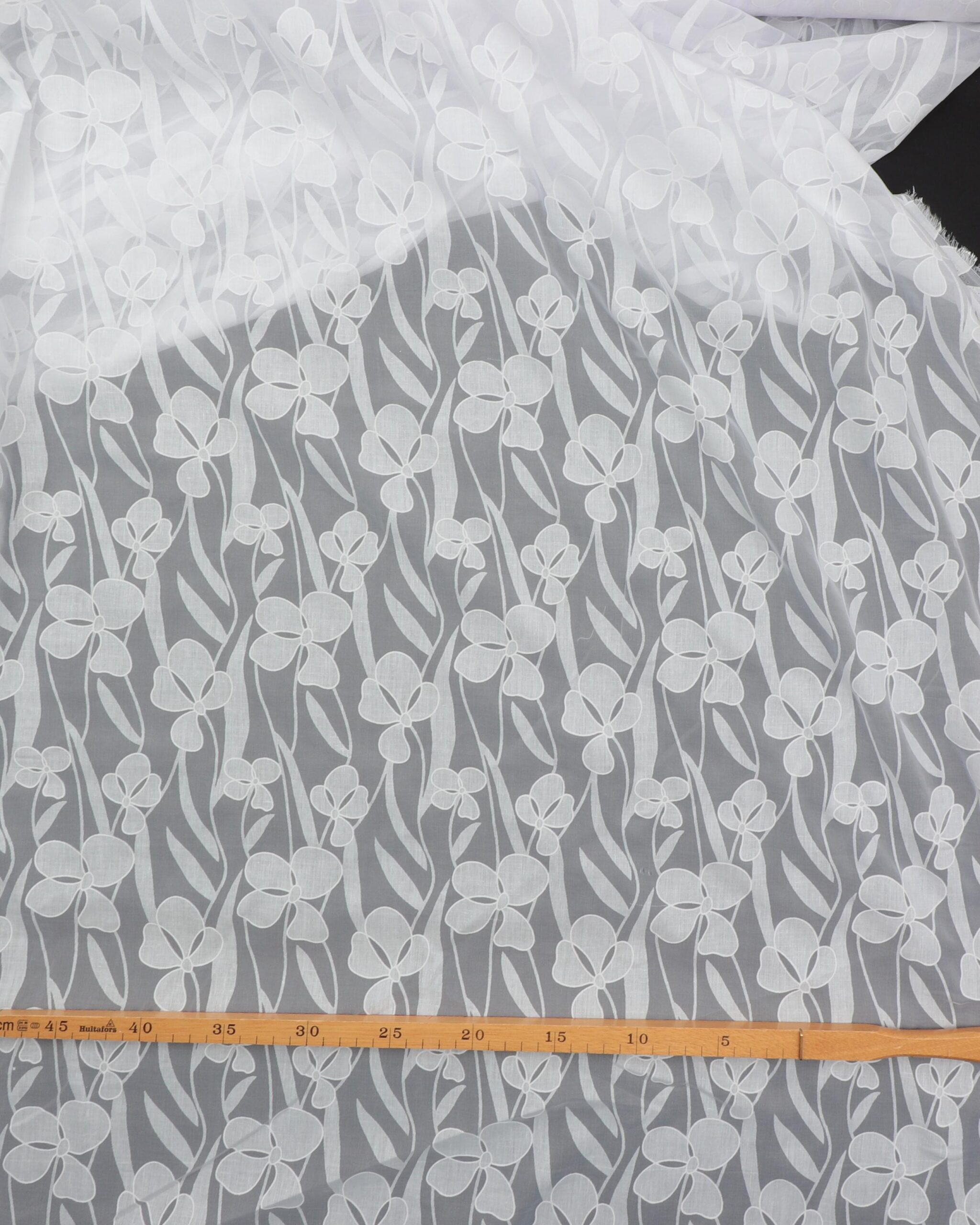Hvid med blomstermønster - Let gardinstof 4 Hvid med blomstermønster - Let gardinstof - Billede 2