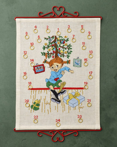 Pippi under juletræet - Julekalender 35x46 cm