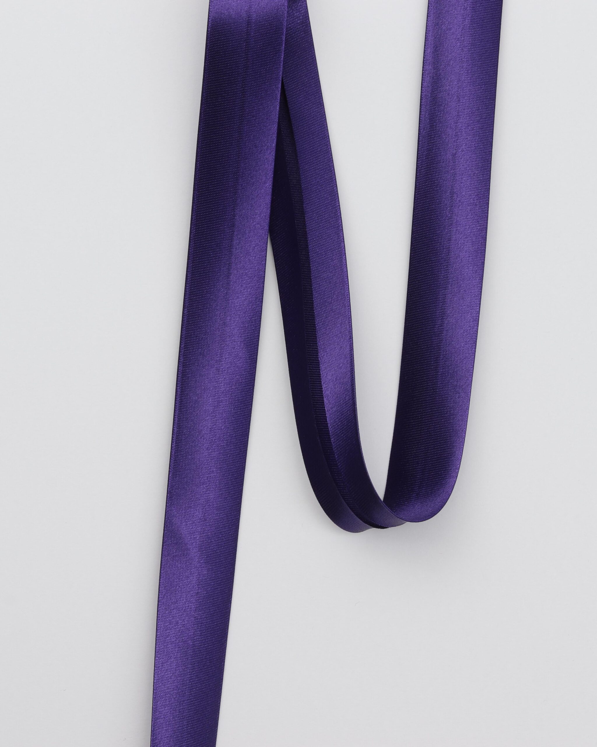 Ensfarvet satin skråbånd 20 mm - Polyester